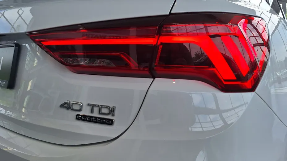 AUDI Q3 Q3 40 TDI Quattro S Line S tronic