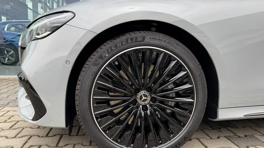 MERCEDES-BENZ E Klasa E 220 d mHEV 4-Matic AMG 9G-Tronic