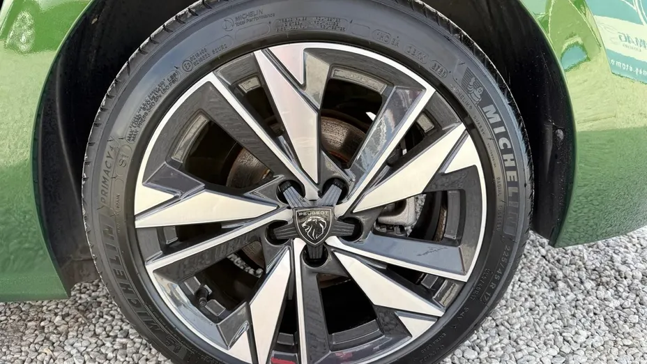 PEUGEOT 308 -