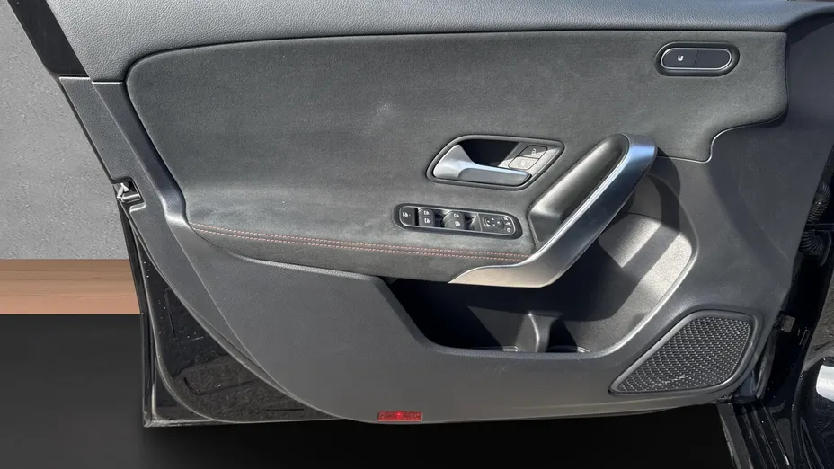 MERCEDES-BENZ A Klasa A 200 AMG Line 7G-DCT