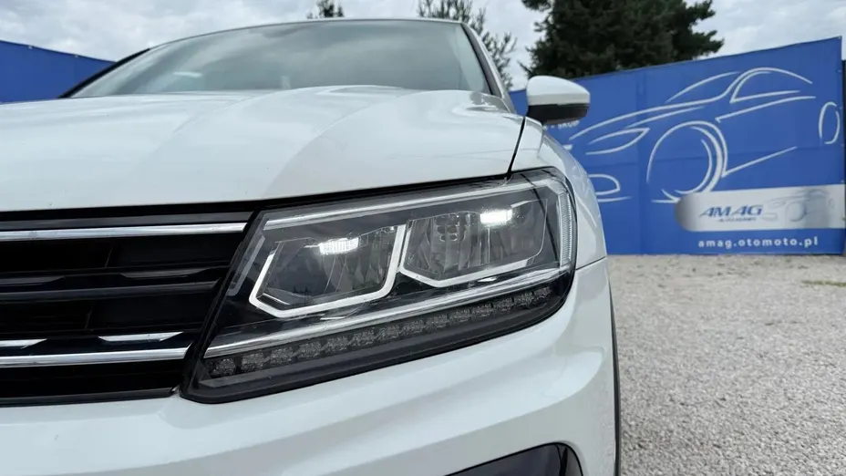 VOLKSWAGEN Tiguan -