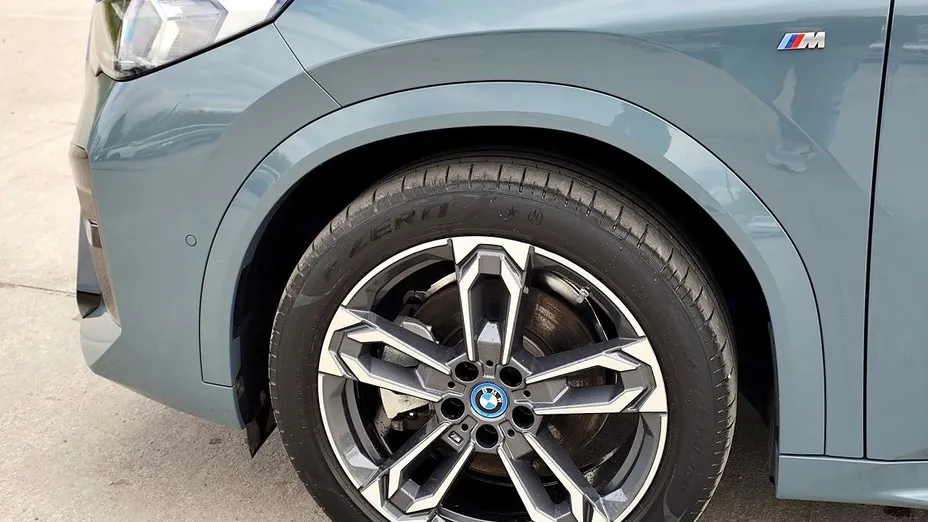 BMW iX2 -