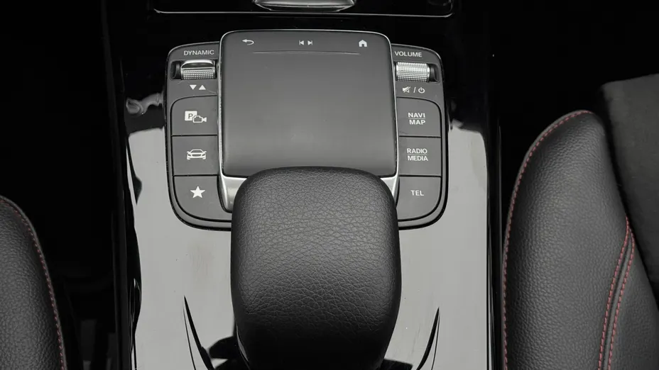 MERCEDES-BENZ CLA CLA 200 Progressive 7G-DCT