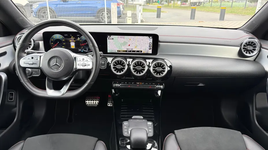 MERCEDES-BENZ CLA CLA 200 Progressive 7G-DCT