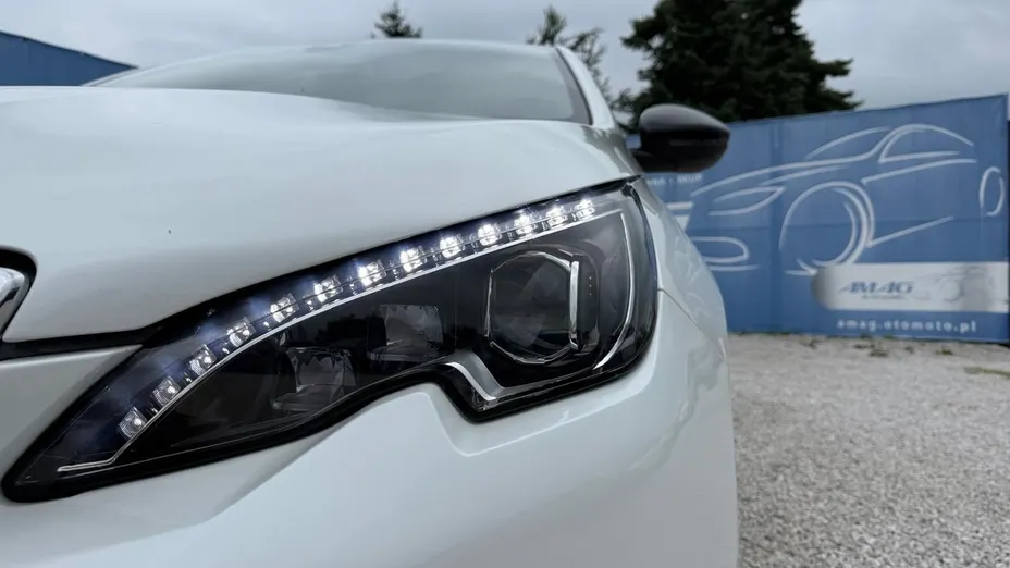 PEUGEOT 308 -