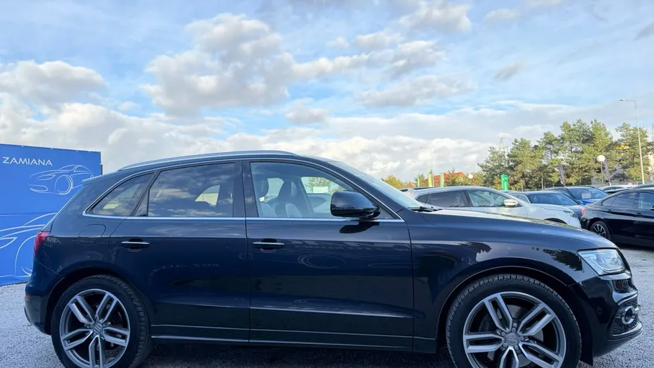AUDI SQ5 -