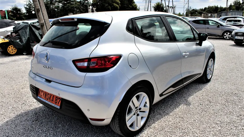 RENAULT Clio -