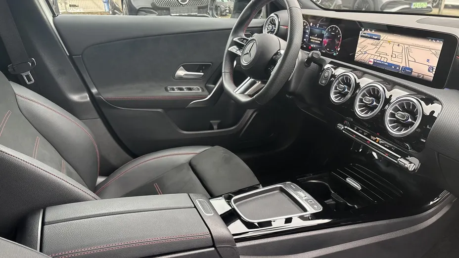 MERCEDES-BENZ A Klasa A 200 AMG Line 7G-DCT