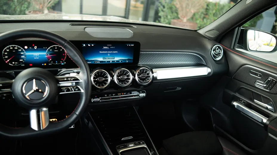 MERCEDES-BENZ GLB GLB 220 d 4-Matic AMG Line 8G-DCT