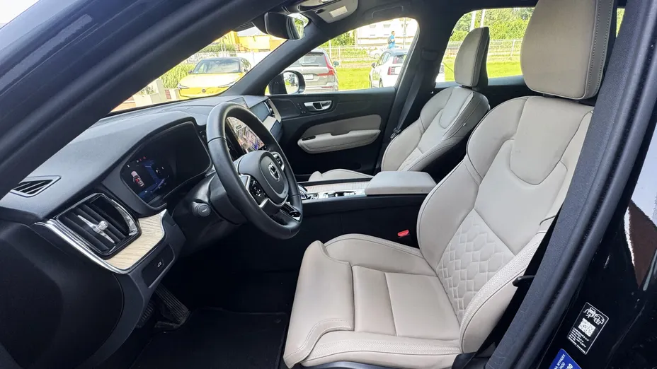 VOLVO XC60 XC60 B5 B AWD Plus Dark aut