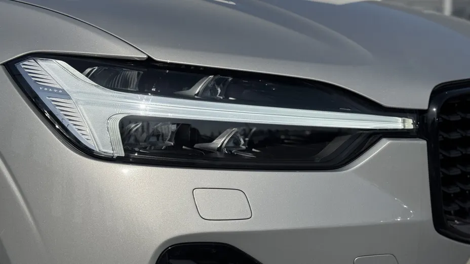 VOLVO XC60 XC60 T6 Plug-In Hybrid AWD Plus Dark aut