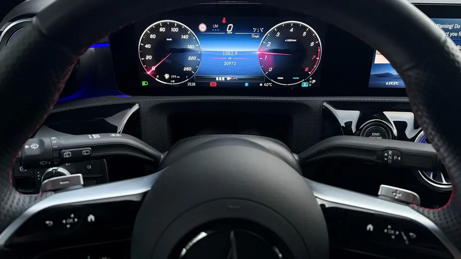 MERCEDES-BENZ A Klasa A 200 AMG Line 7G-DCT