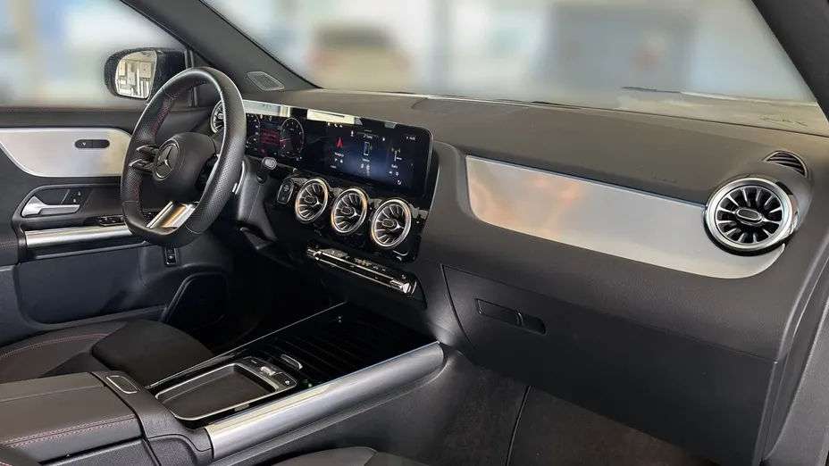MERCEDES-BENZ GLA GLA 200 mHEV AMG Line 7G-DCT