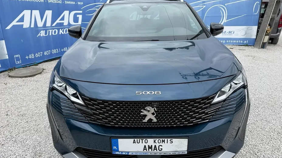 PEUGEOT 5008 -