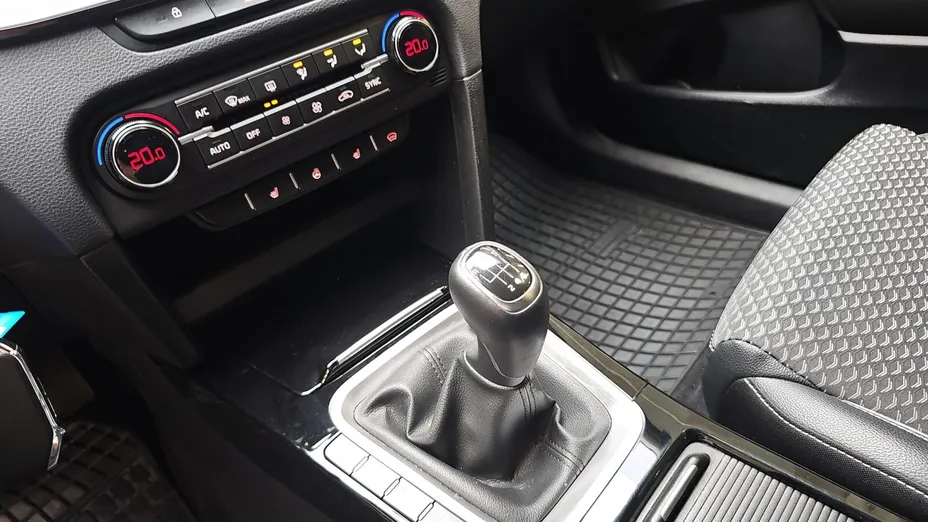 KIA Cee'd Ceed 1.5 T-GDI L