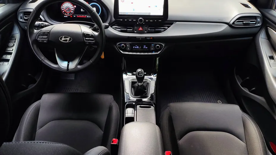 HYUNDAI i30 -