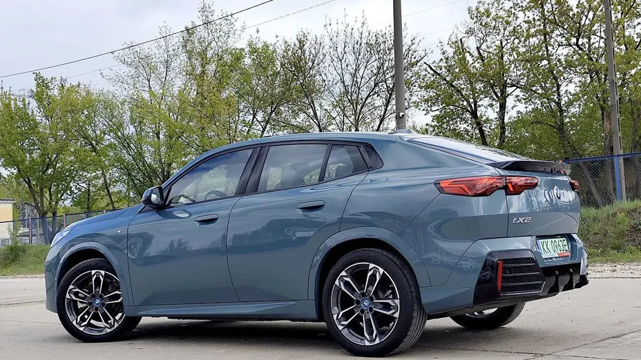 BMW iX2 -