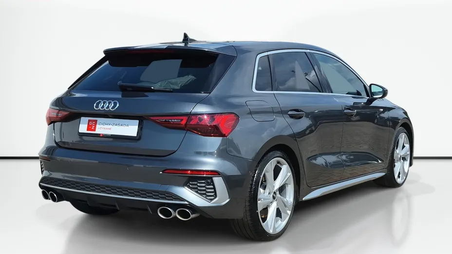 AUDI S3 -