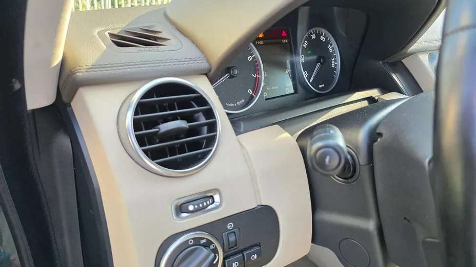 LAND ROVER Discovery -