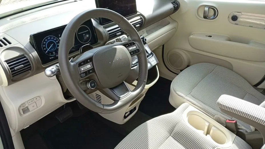 HYUNDAI Inster Inster 49kWh Smart Limited