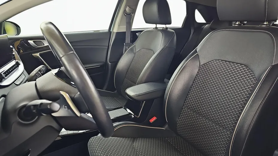 KIA Cee'd Ceed 1.5 T-GDI Business Line DCT