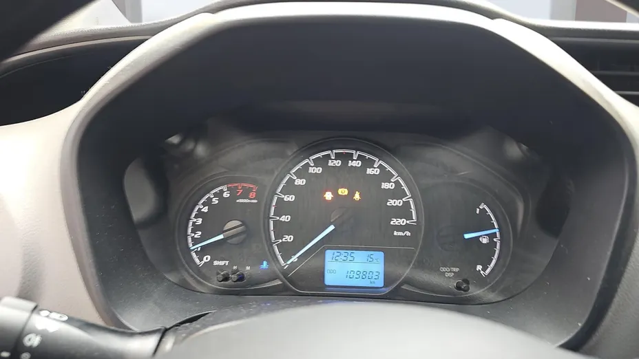 TOYOTA Yaris Yaris 1.5 Active