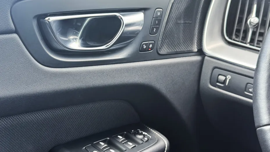 VOLVO XC60 XC60 B5 D AWD R-Design aut