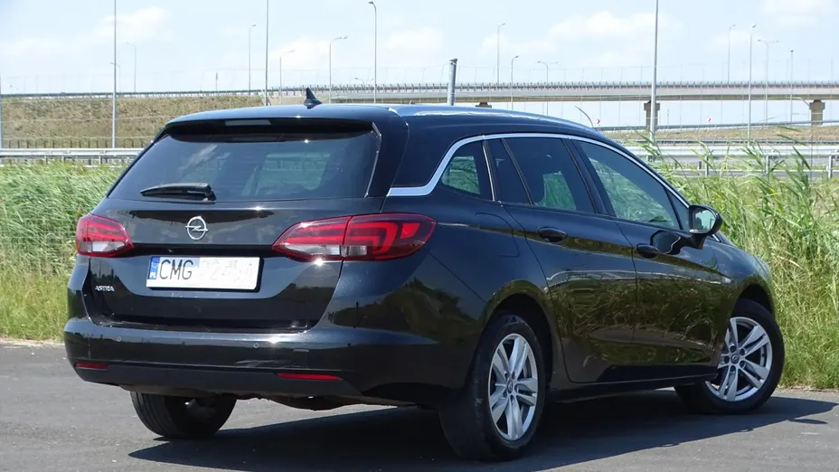 OPEL Astra Astra III 1.9 CDTI Cosmo aut