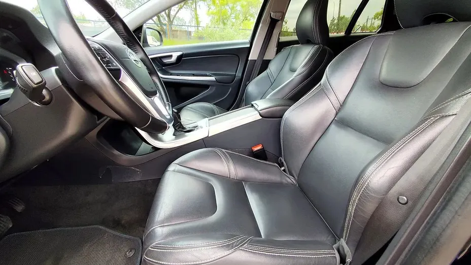 VOLVO V60 -