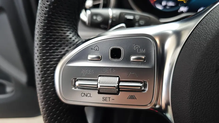 MERCEDES-BENZ GLC GLC 300 e 4-Matic