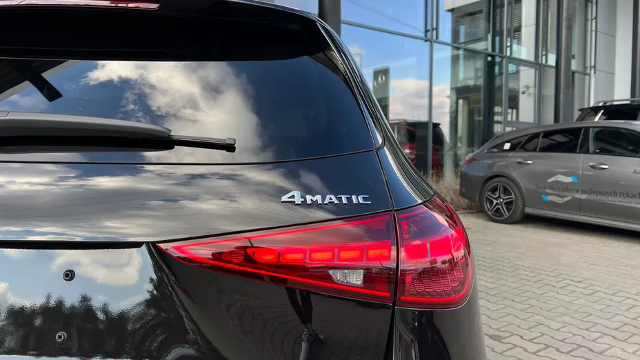 MERCEDES-BENZ C Klasa C 220 d mHEV 4-Matic AMG