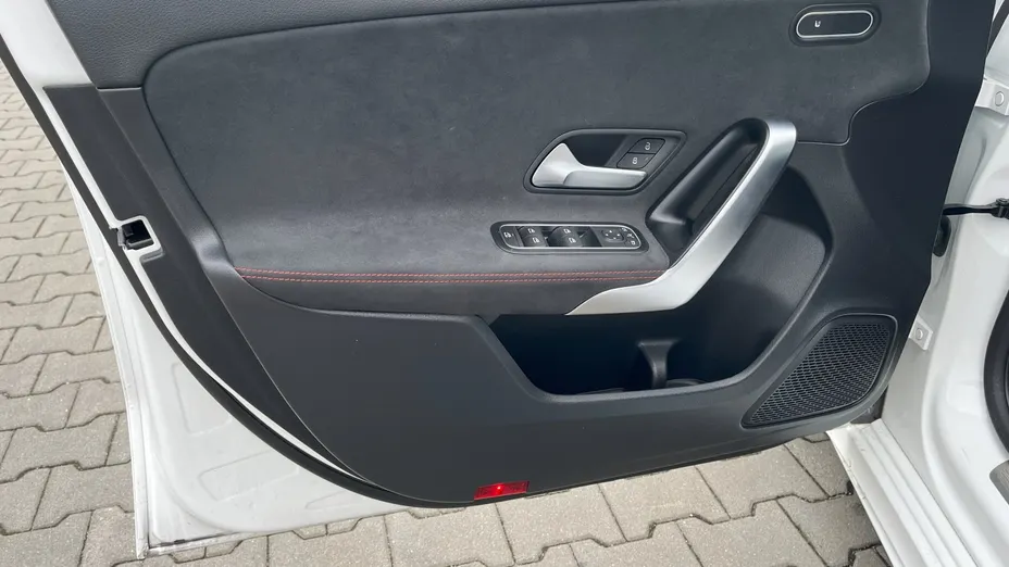 MERCEDES-BENZ A Klasa A 200 AMG Line 7G-DCT