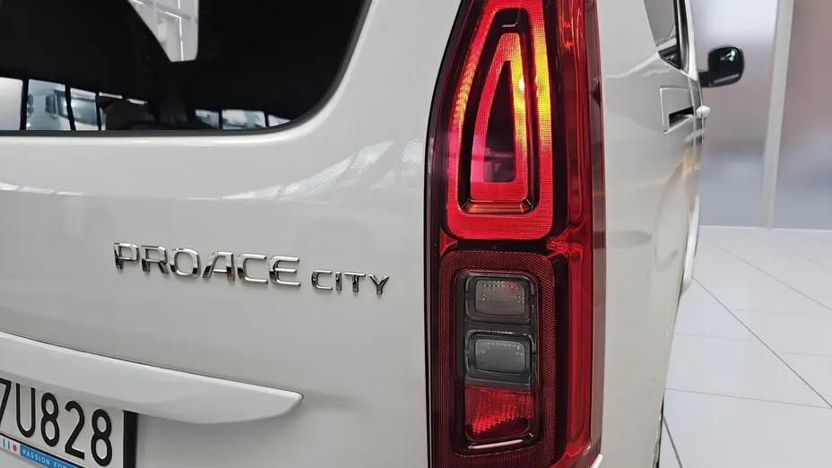 TOYOTA Proace City Verso Proace City Verso Long 1.5 D-4D Business