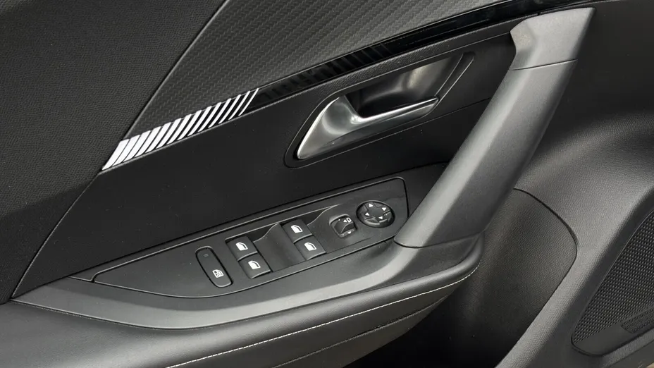 PEUGEOT 2008 2008 PureTech 130 Allure S&S EAT8