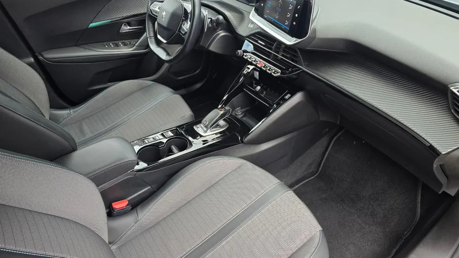 PEUGEOT 2008 2008 1.2 PureTech Allure S&S EAT8