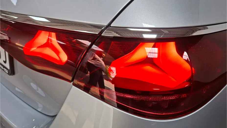 MERCEDES-BENZ E Klasa E 220 d mHEV AMG 9G-Tronic