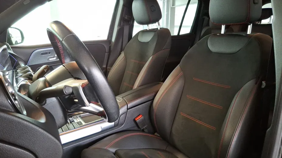 MERCEDES-BENZ GLB GLB 200 mHEV AMG Line 7G-DCT