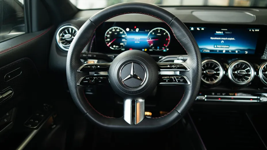 MERCEDES-BENZ GLB GLB 220 d 4-Matic AMG Line 8G-DCT