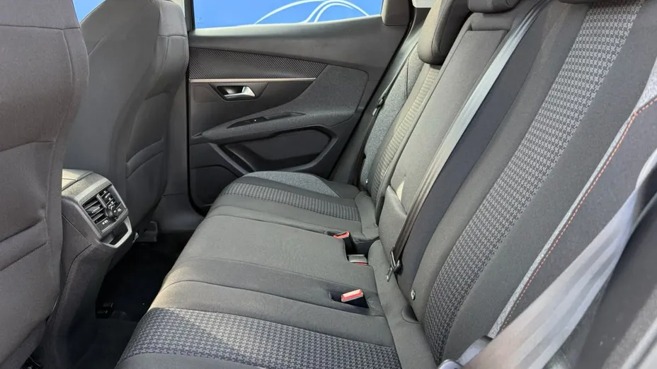PEUGEOT 3008 -