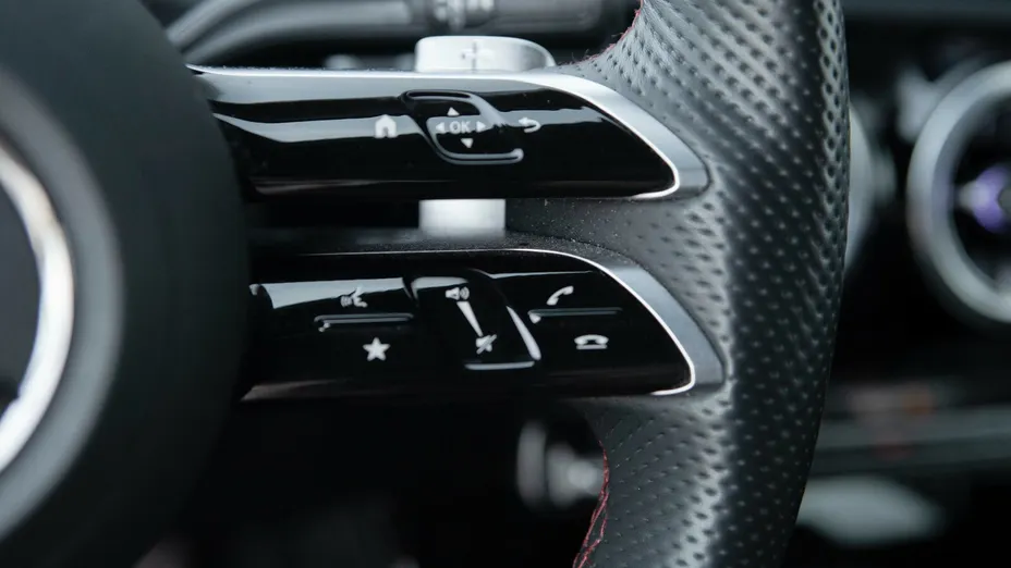 MERCEDES-BENZ A Klasa A 200 AMG Line 7G-DCT