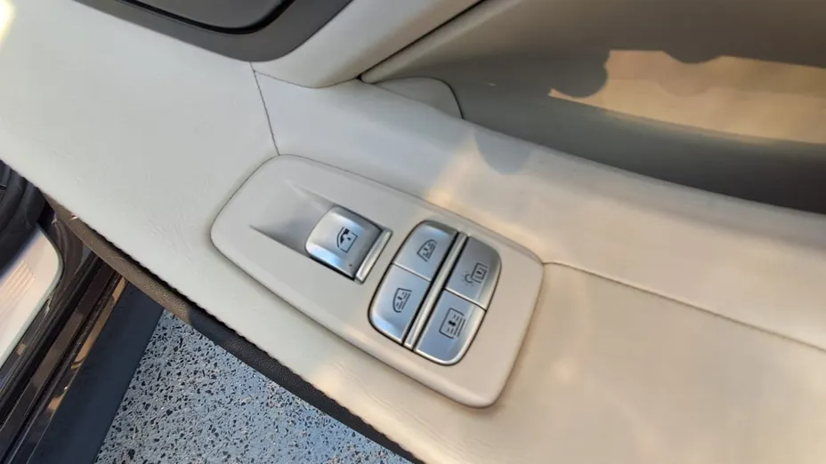 BMW Seria 7 740Li