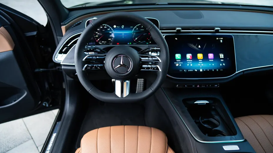 MERCEDES-BENZ E Klasa E 220 d mHEV 4-Matic AMG 9G-Tronic