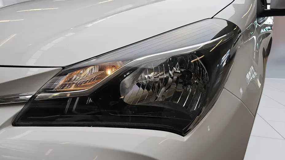 TOYOTA Yaris Yaris 1.5 Active