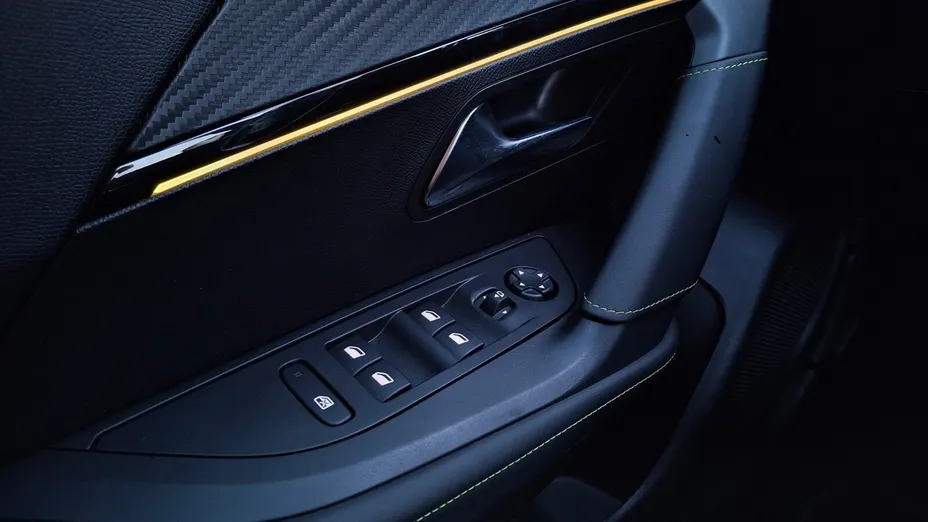 PEUGEOT 2008 2008 PureTech 130 GT S&S EAT8