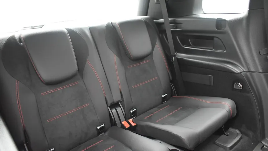 MERCEDES-BENZ GLB GLB 220 d 4-Matic AMG Line 8G-DCT