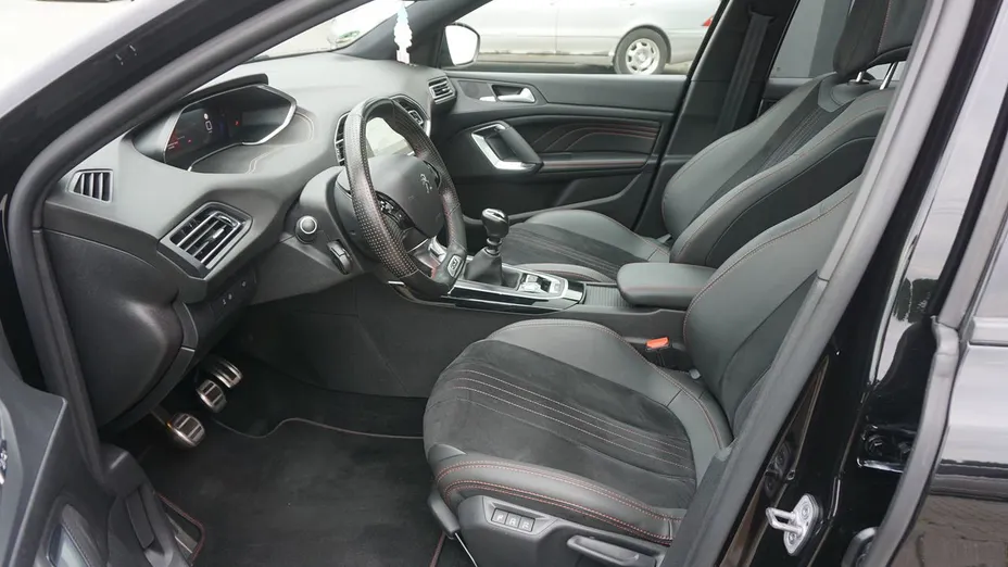 PEUGEOT 308 -