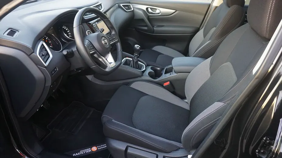 NISSAN Qashqai Qashqai 1.3 DIG-T N-Connecta