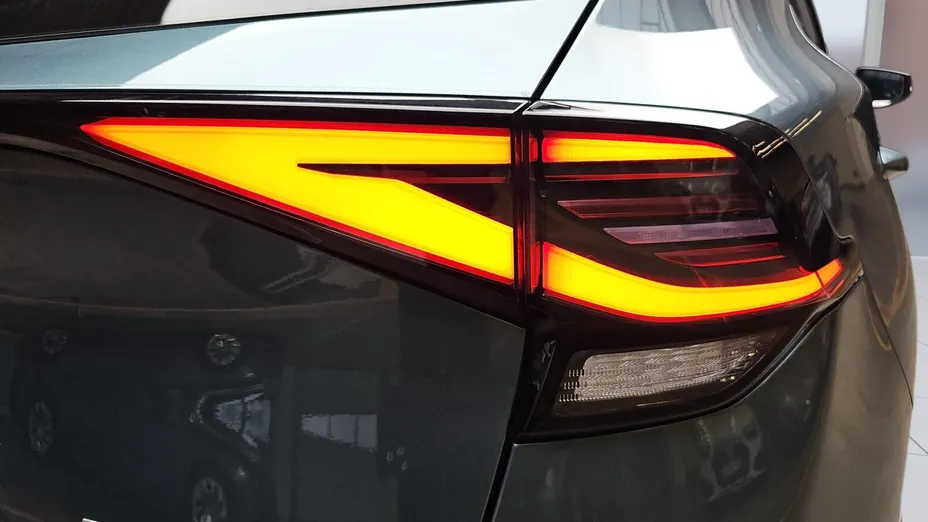 KIA Sportage Sportage 1.6 T-GDI HEV Business Line 4WD aut