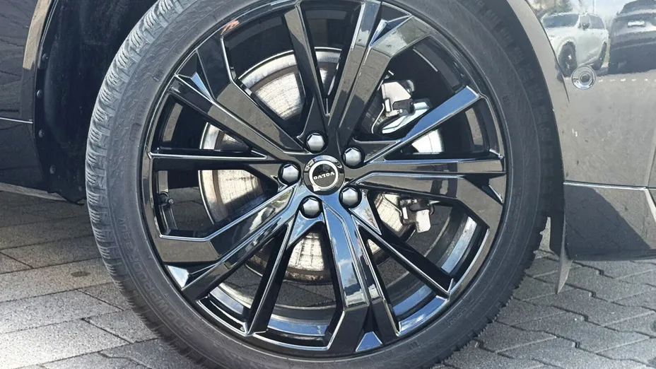 VOLVO XC60 XC60 T8 Plug-In Hybrid AWD Ultra Black Edition aut