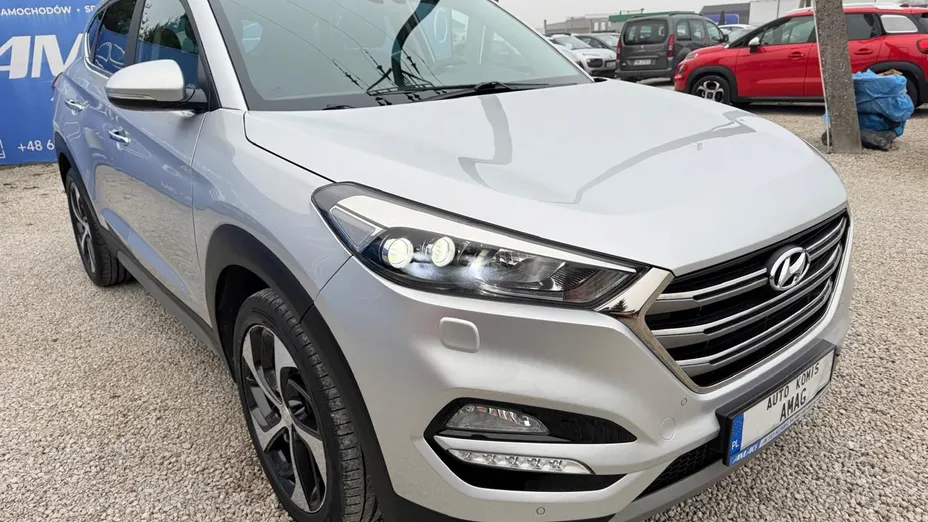 HYUNDAI Tucson -